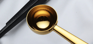 Golden Scoop with Clip | For Pouches - Wellness Lab®