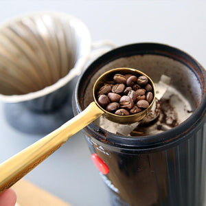 Golden Scoop with Clip | For Pouches - Wellness Lab®